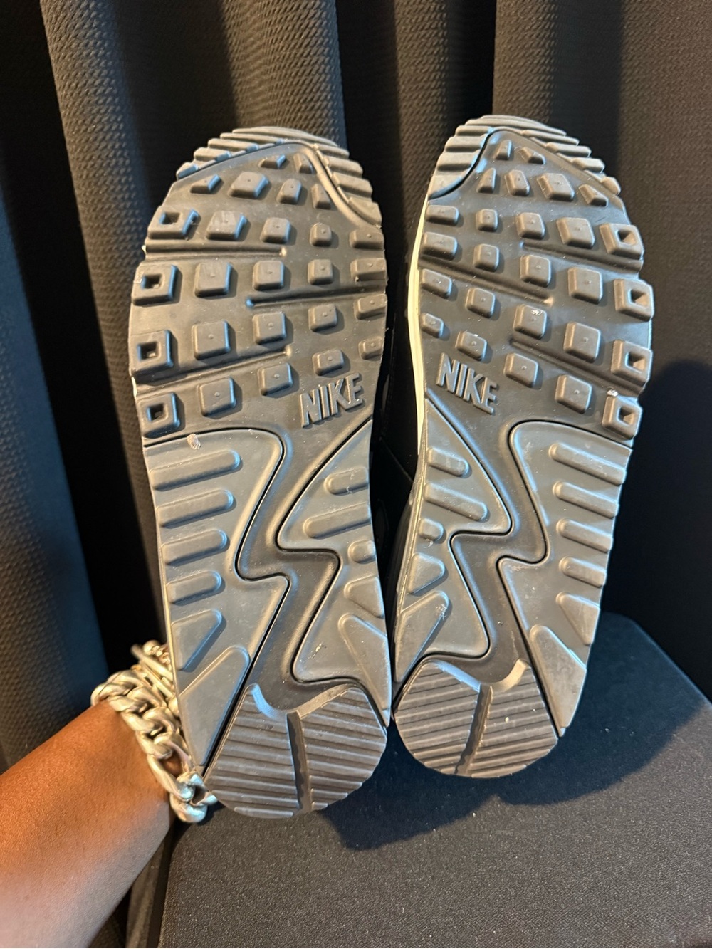 Nike Men's Black and White Low-Top Sneakers - Picture 5 of 5